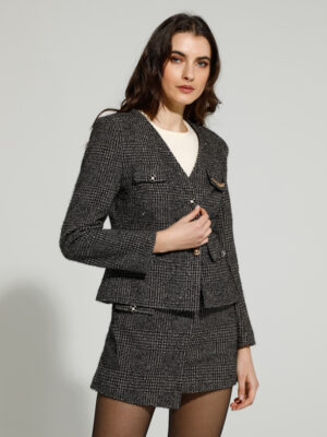 tweed-jacket-with-gold-accessories-oc-art (2)