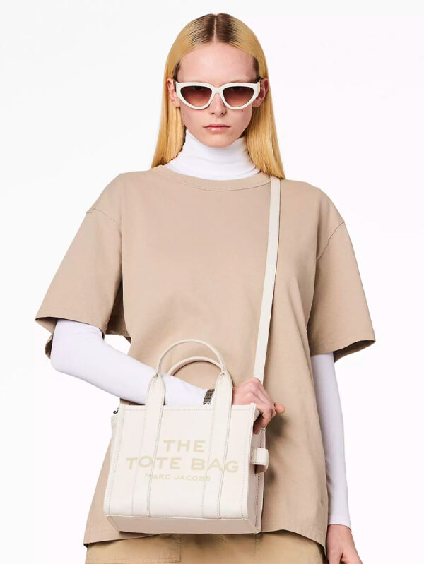 MARC JACOBS - LOGO EMBOSSED SMALL TOTE BAG