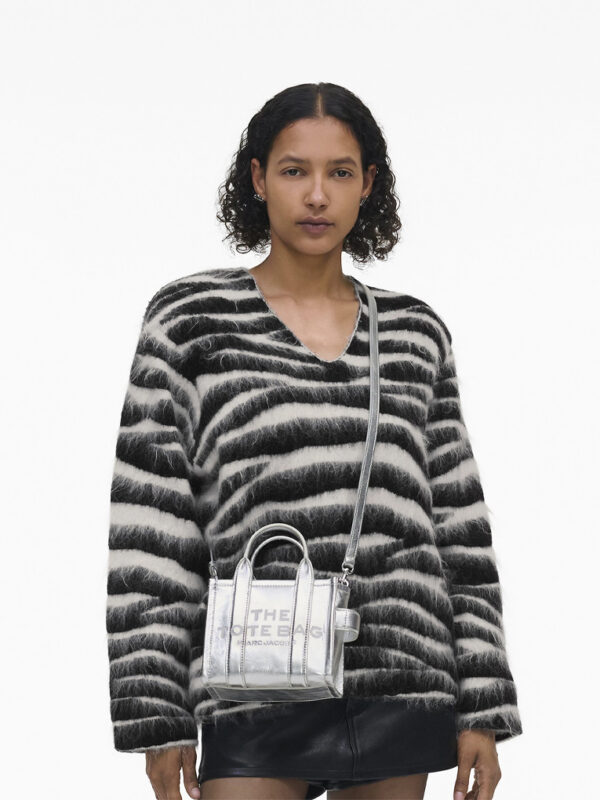 MARC JACOBS - THE METALLIC LEATHER CROSSBODY TOTE BAG