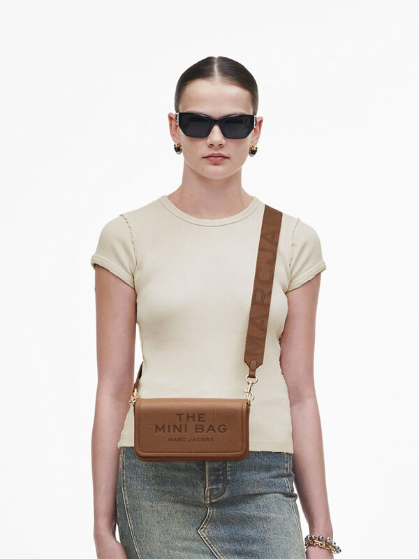 MARC JACOBS - THE LEATHER MINI BAG - Argan oil